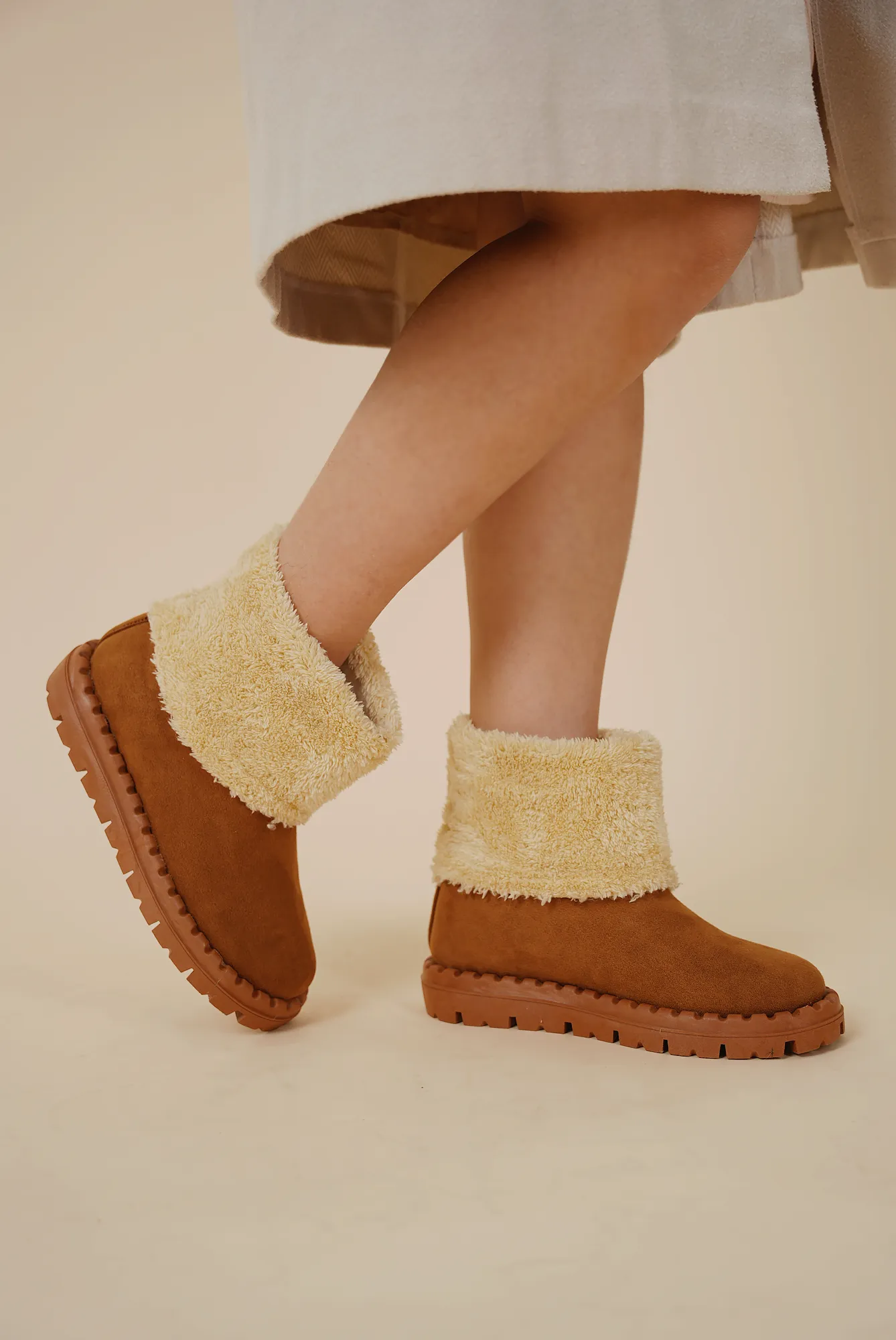Fold-Over Sherpa-Lined Winter Boots - Camel