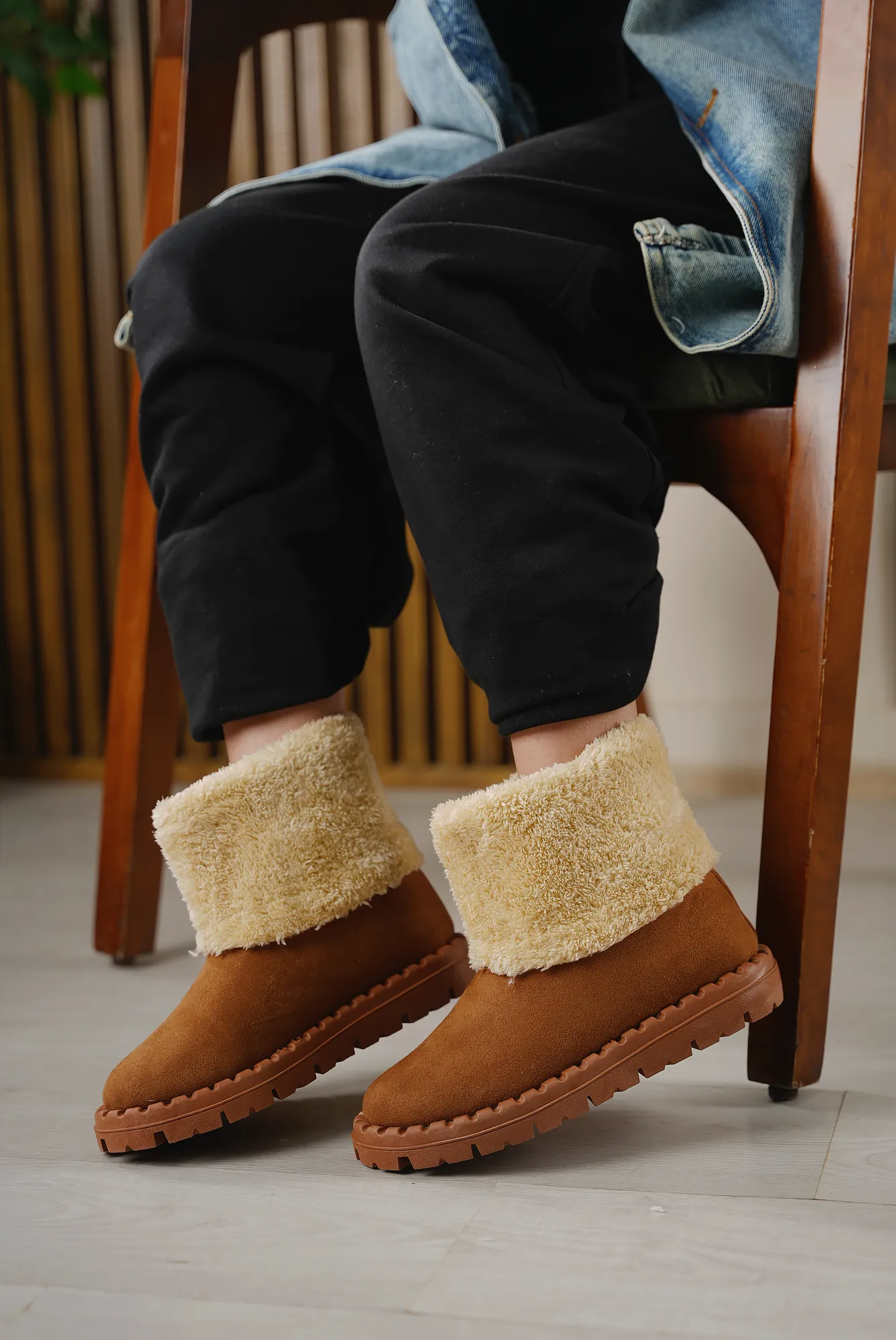 Fold-Over Sherpa-Lined Winter Boots - Camel