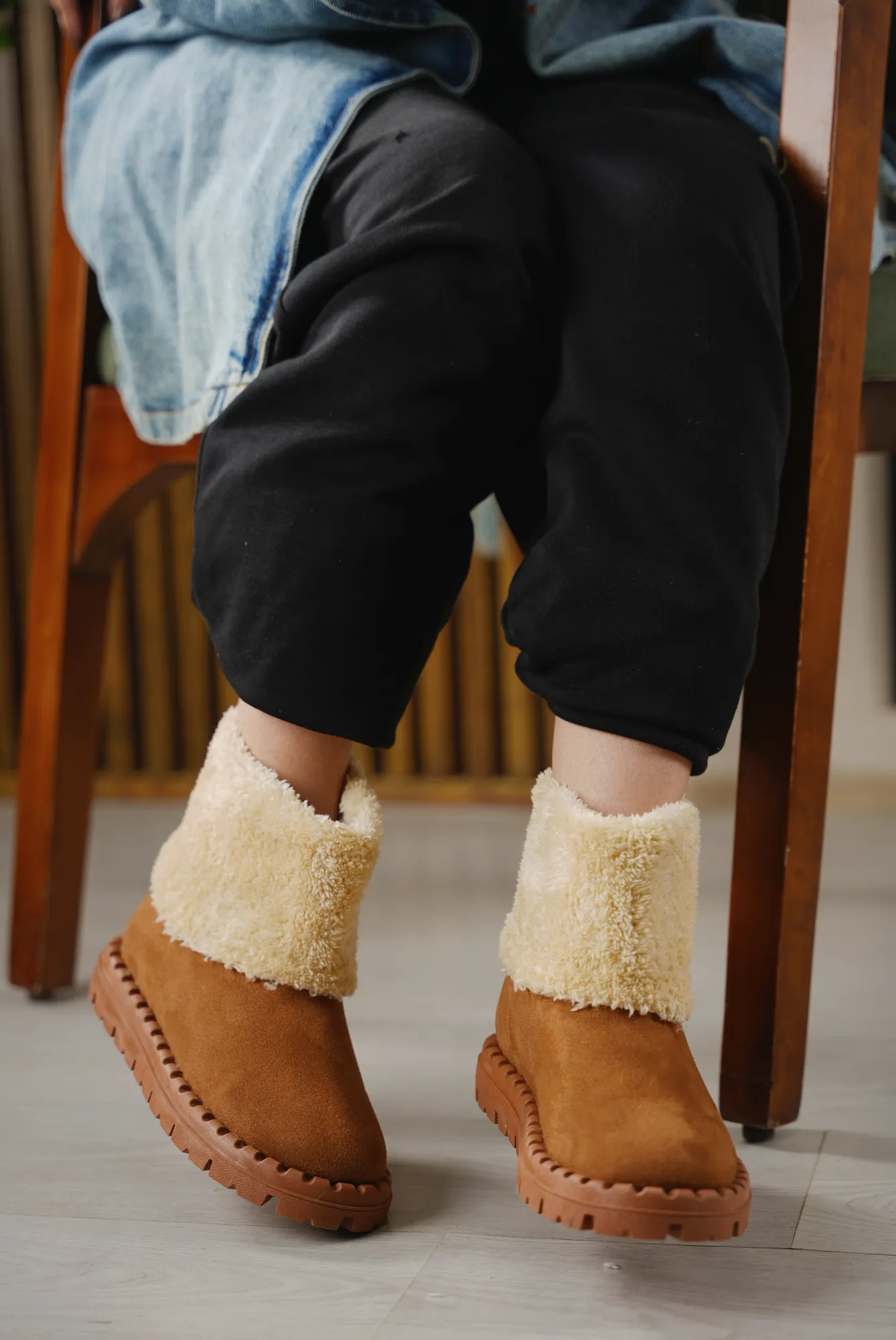 Fold-Over Sherpa-Lined Winter Boots - Camel