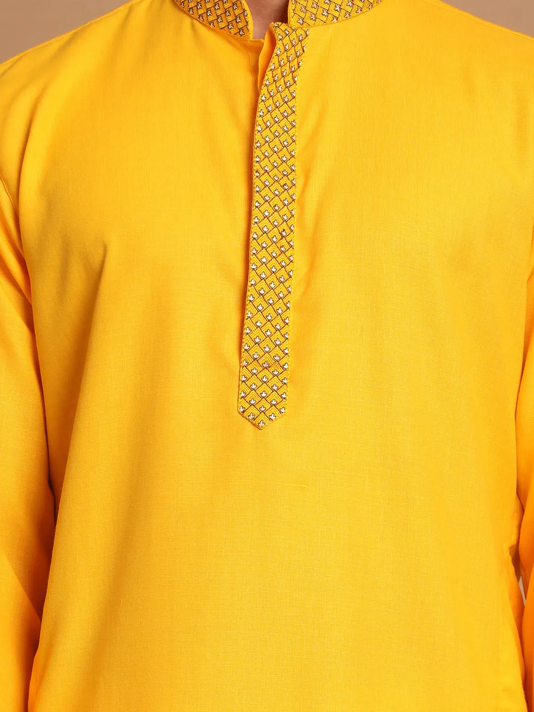VASTRAMAY Men's Yellow Solid Kurta With Pyjama