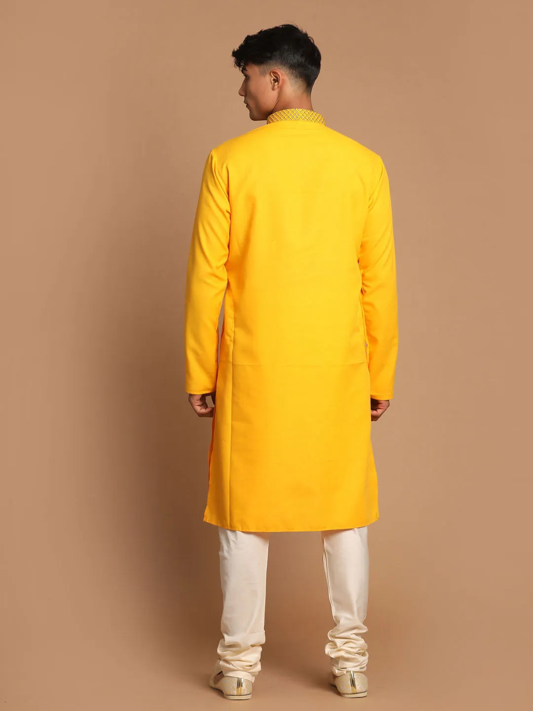 VASTRAMAY Men's Yellow Solid Kurta With Pyjama