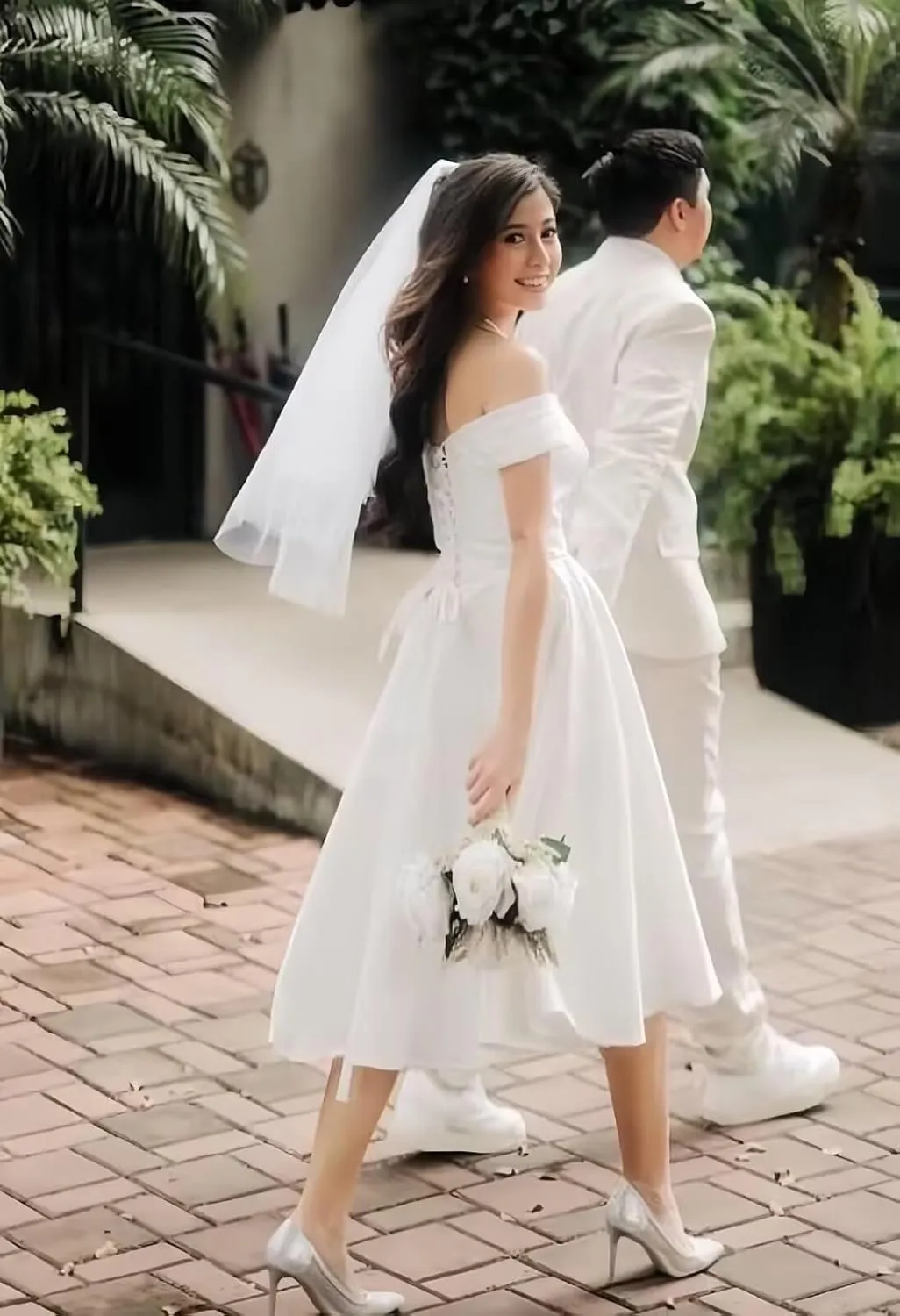 Women's Off The Shoulder Tea Length Wedding Dresses for Bride Tulle A Line Midi Bridal Party Dress with Slit